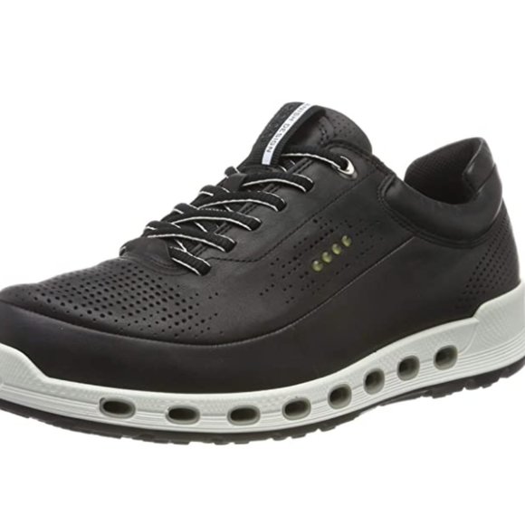 Men's sports shoes